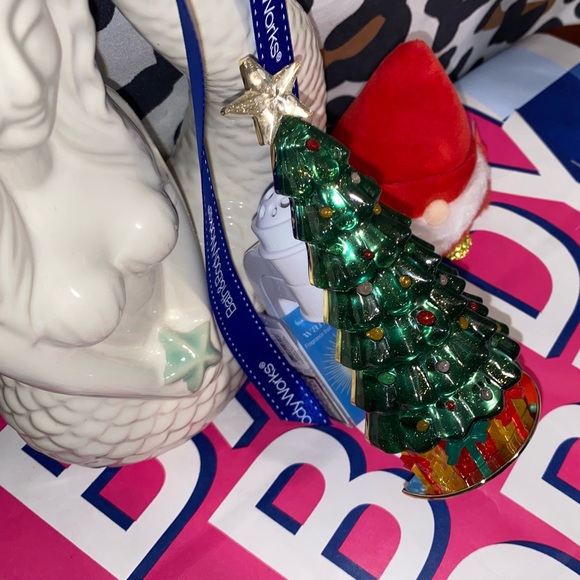 BATH AND BODY WORKS CHRISTMAS TREE NIGHTLIGHT WALLFLOWER PLUG - Picture 4 of 11